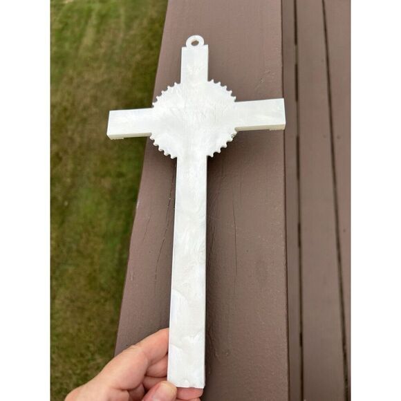 Vintage Pearl White Crucifix Lucite Cross White Jesus RELIGIOUS, FAITH - Picture 4 of 8